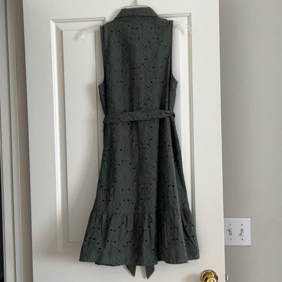 NWT LOFT Button Front Eyelet Sleeveless Shirtwaist Dress, Size XS - Picture 4 of 7